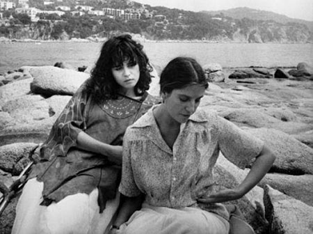 In Io sono mia, with Stefania Sandrelli (?)